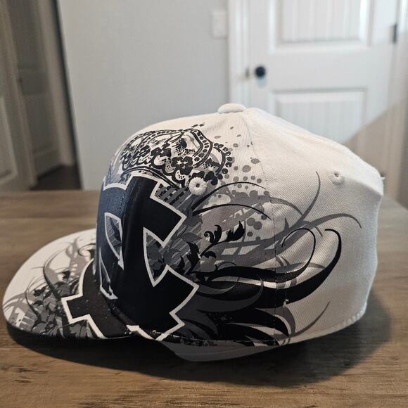 Vintage North Carolina Tar Heels Fitted Hat Cap White Black UNC Large Print TOW - Picture 4 of 9